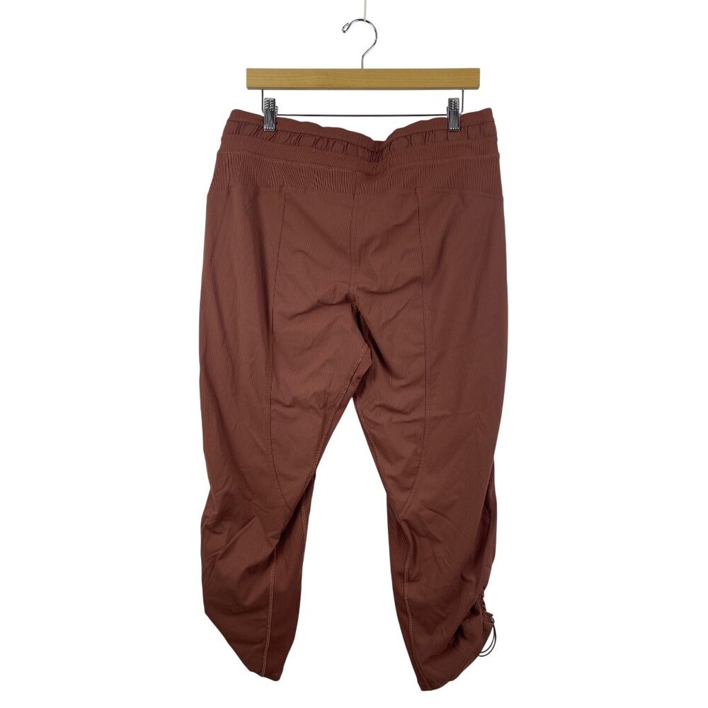 Lululemon Women's 14 Dance Studio Crop Pant Brown Athleisure Yoga - Picture 4 of 7